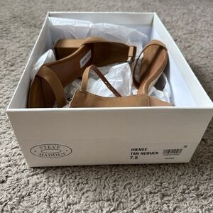 Steve Madden Irenee tan nubuck size 7.5, new in box